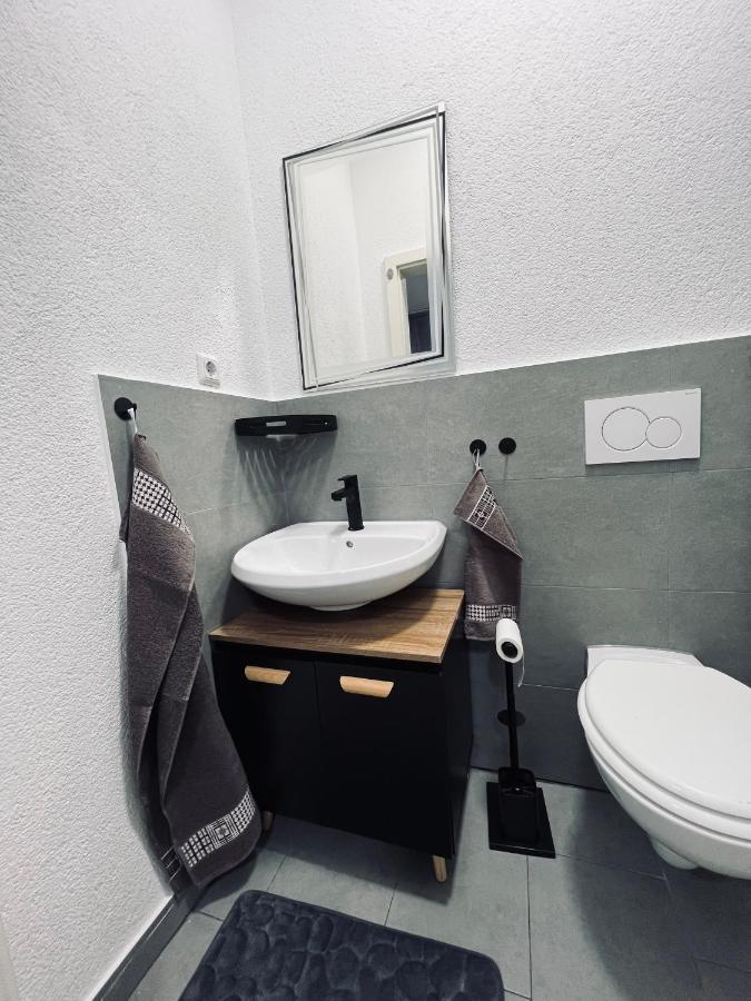 Traumhaftes 1-Zi Apartment Mit Gartennutzung Naehe Krefeld Hbf Ngoại thất bức ảnh