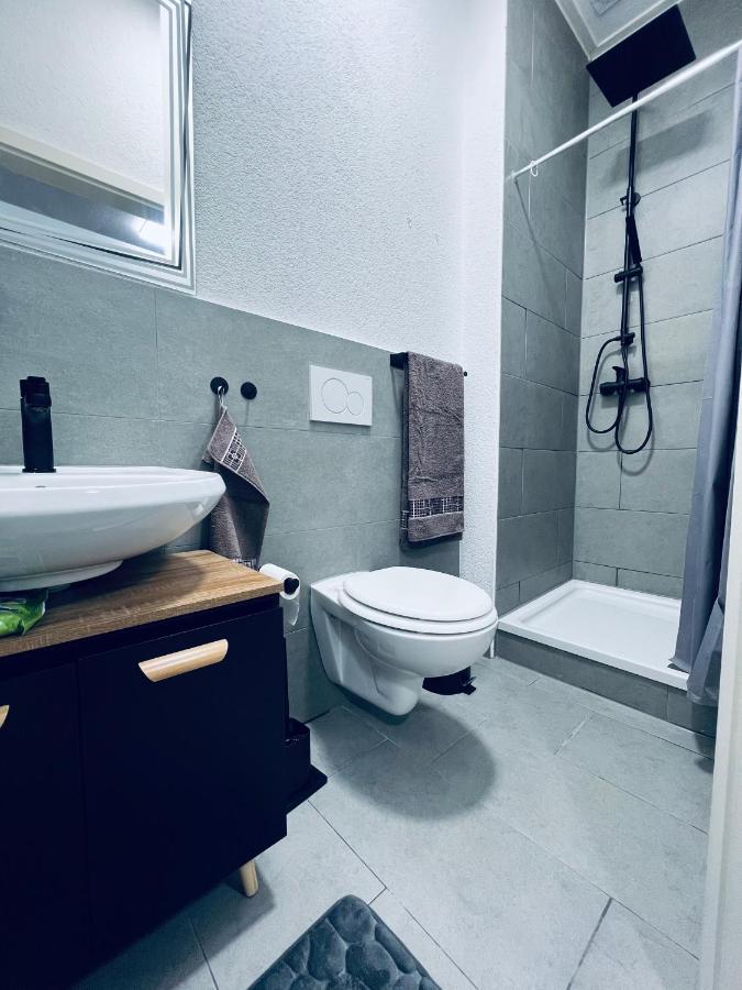 Traumhaftes 1-Zi Apartment Mit Gartennutzung Naehe Krefeld Hbf Ngoại thất bức ảnh